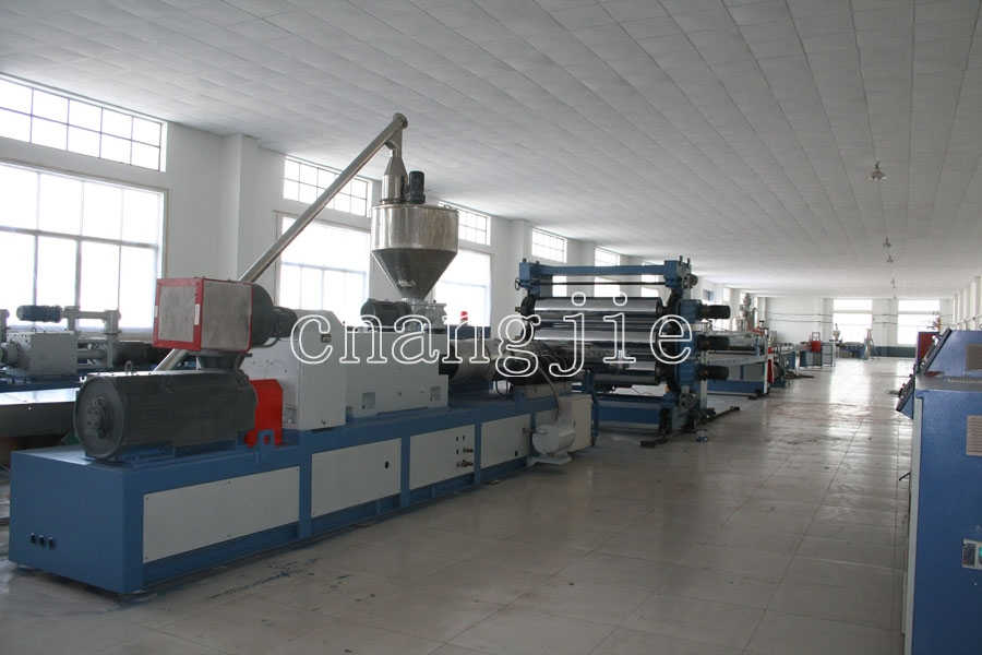 Производство процесса производственной линии напольного покрытия Qingdao Longchangjie Machinery